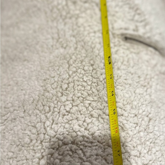 Small Sherpa pullover women’s size small - Picture 5 of 6